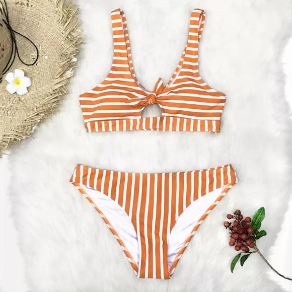 SOLD OUT - Picture 4 of 7